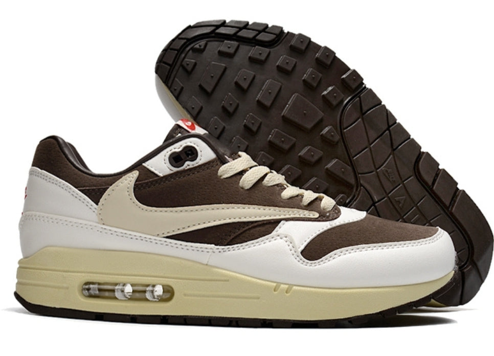 Les baskets Nike Air Max 1 allient un style emblématique et une technologie de pointe. Leur design intemporel et leur unité Air-Sole visible en font un choix incontournable. Pas cher. Le moins cher.