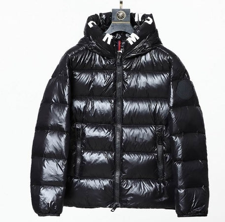 Les doudounes manteau Moncler Femme, ainsi que les Moncler Femme, incarnent un style et un raffinement incomparables.
