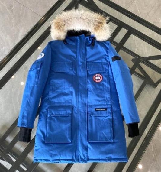 Résultat de l'évolution emblématique de la marque Canada G00se Femme, la Doudoune Canada G00se Femme est un témoignage de l'engagement de Canada G00se à combiner style,