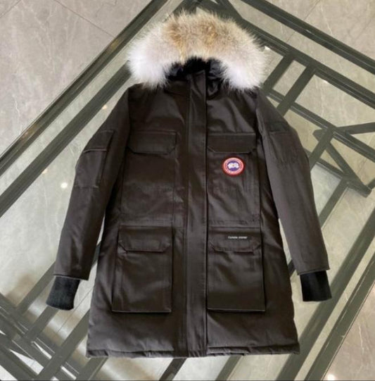 Résultat de l'évolution emblématique de la marque Canada G00se Femme, la Doudoune Canada G00se Femme est un témoignage de l'engagement de Canada G00se à combiner style,