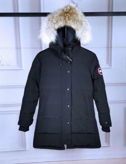 Résultat de l'évolution emblématique de la marque Canada G00se Femme, la Doudoune Canada G00se Femme est un témoignage de l'engagement de Canada G00se à combiner style,