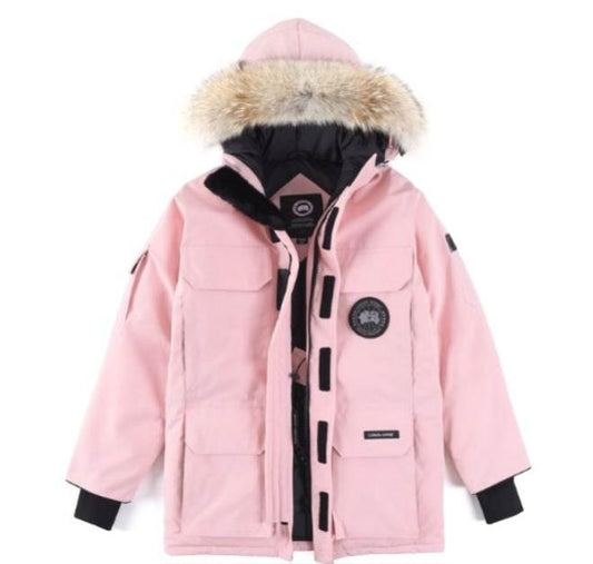 Résultat de l'évolution emblématique de la marque Canada G00se Femme, la Doudoune Canada G00se Femme est un témoignage de l'engagement de Canada G00se à combiner style,