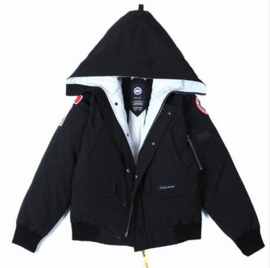 Résultat de l'évolution emblématique de la marque Canada G00se Femme, la Doudoune Canada G00se Femme est un témoignage de l'engagement de Canada G00se à combiner style,