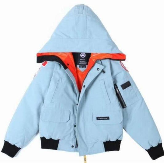 Résultat de l'évolution emblématique de la marque Canada G00se Femme, la Doudoune Canada G00se Femme est un témoignage de l'engagement de Canada G00se à combiner style,