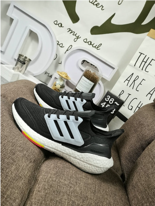 Les baskets Adidas UltraBoost 21 allient performance révolutionnaire et style incomparable.incontournable exceptionnel inoubliable.