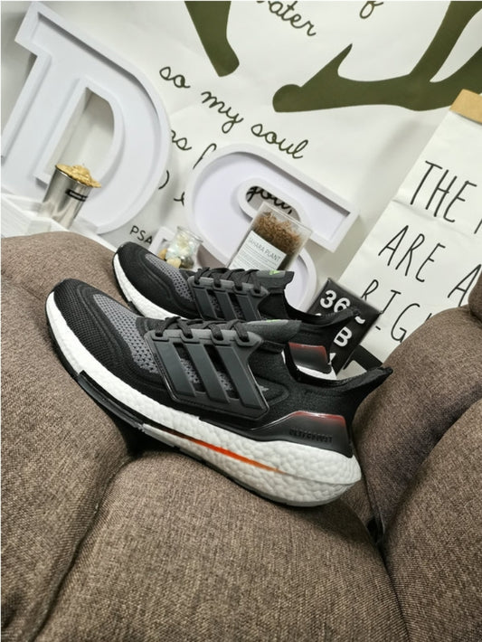 Les baskets Adidas UltraBoost 21 allient performance révolutionnaire et style incomparable.incontournable exceptionnel inoubliable.