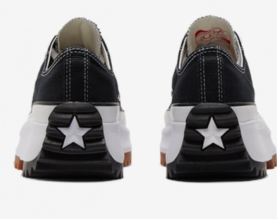 Les baskets Converse allient style intemporel et confort. Leur design emblématique avec la célèbre étoile et la  classique  choix incontournable