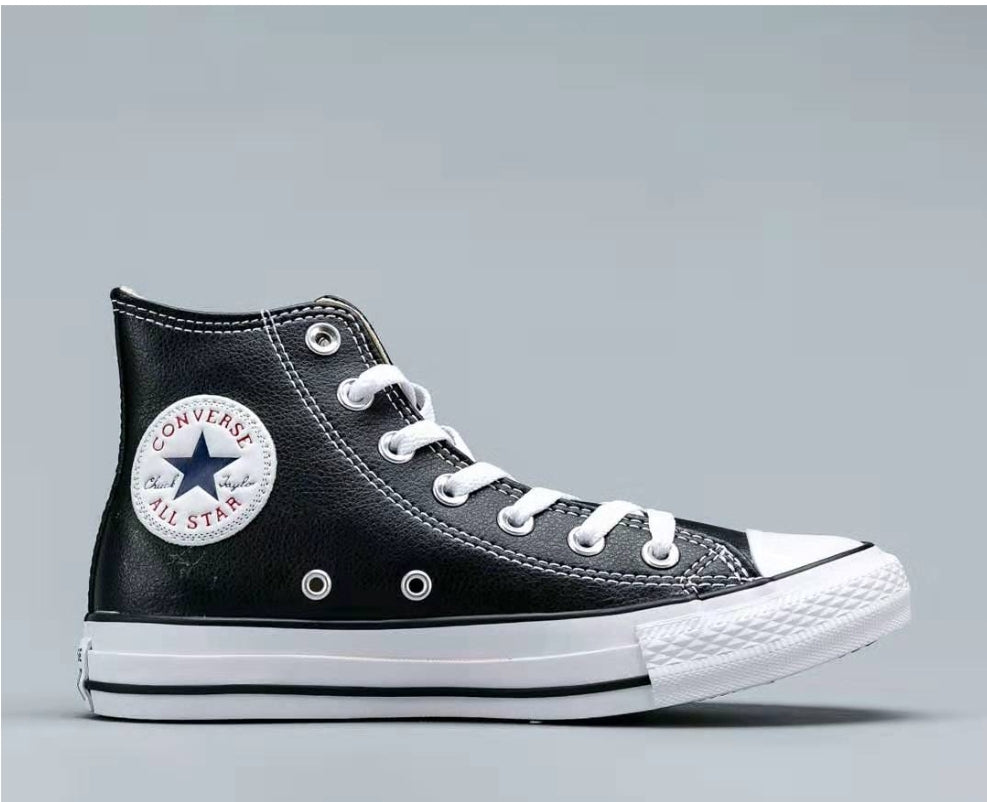 Les baskets Converse allient style intemporel et confort. Leur design emblématique avec la célèbre étoile et la  classique  choix incontournable