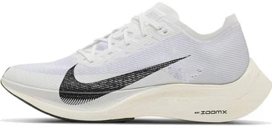 Les baskets Nike Air Zoom combinent style et performance, offrant une expérience unique. Leur design élégant. Pas cher. Le moins Cher.
