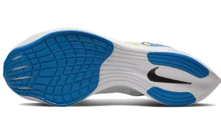 Les baskets Nike Air Zoom combinent style et performance, offrant une expérience unique. Leur design élégant. Pas cher. Le moins Cher.