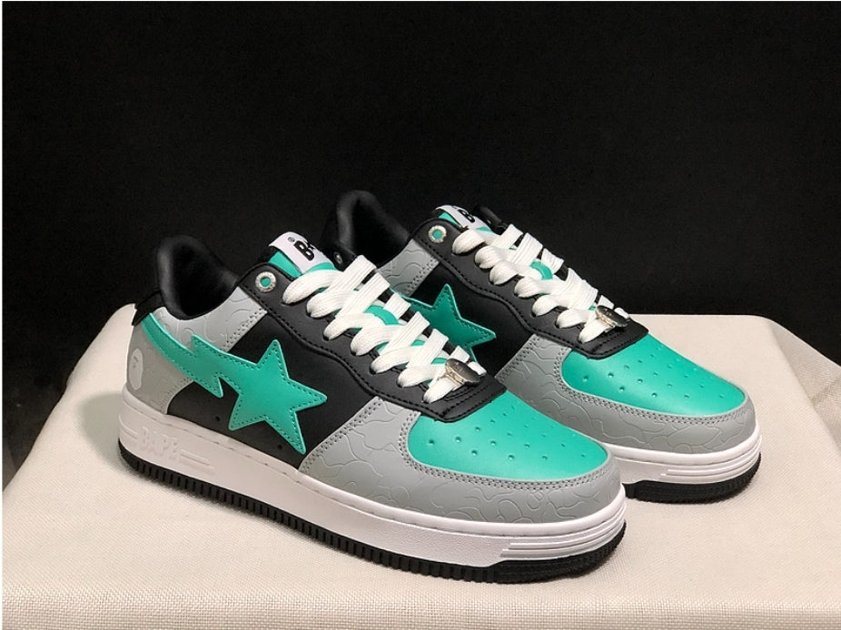 Les baskets sneakers Bape Sta incarnent un style emblématique et une tendance urbaine audacieuse.leur design distinctif.pas cher.le moins cher.