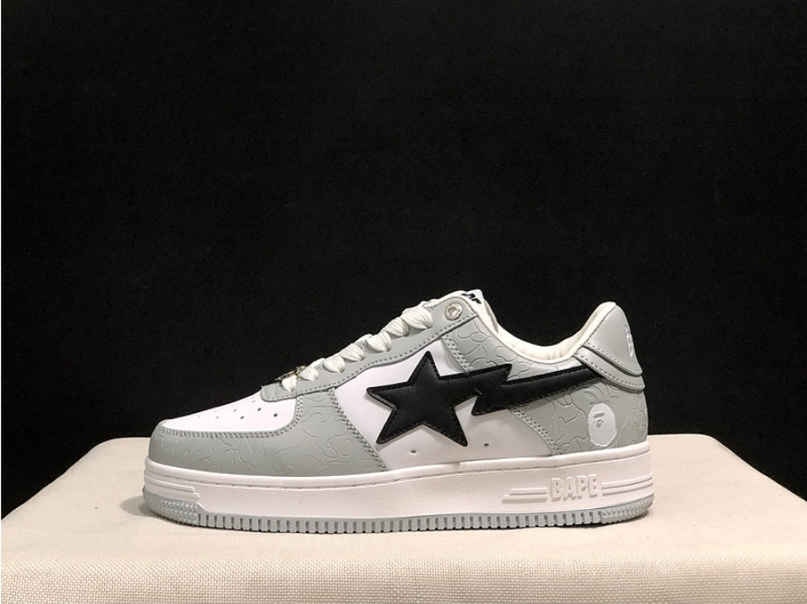 Les baskets sneakers Bape Sta incarnent un style emblématique et une tendance urbaine audacieuse.leur design distinctif.pas cher.le moins cher.