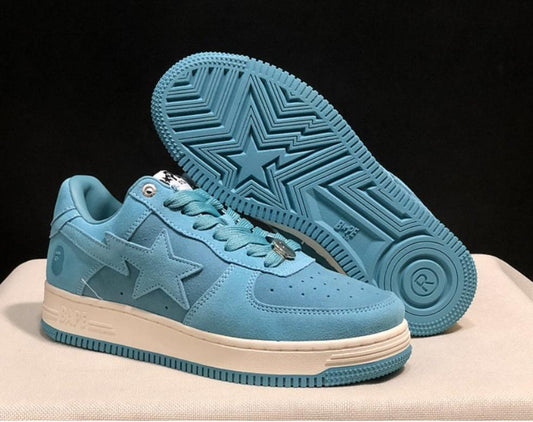 Les baskets sneakers Bape Sta incarnent un style emblématique et une tendance urbaine audacieuse.leur design distinctif.pas cher.le moins cher.