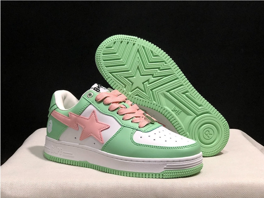 Les baskets sneakers Bape Sta incarnent un style emblématique et une tendance urbaine audacieuse.leur design distinctif.pas cher.le moins cher.