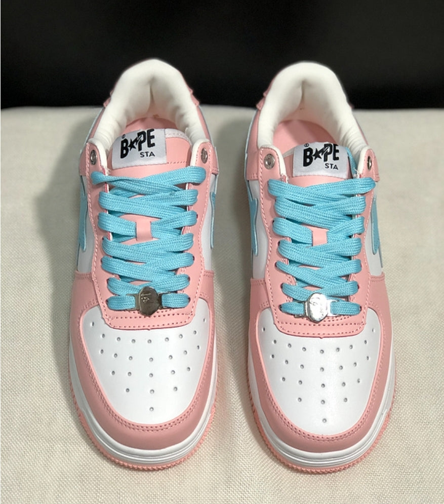 Les baskets sneakers Bape Sta incarnent un style emblématique et une tendance urbaine audacieuse.leur design distinctif.pas cher.le moins cher.