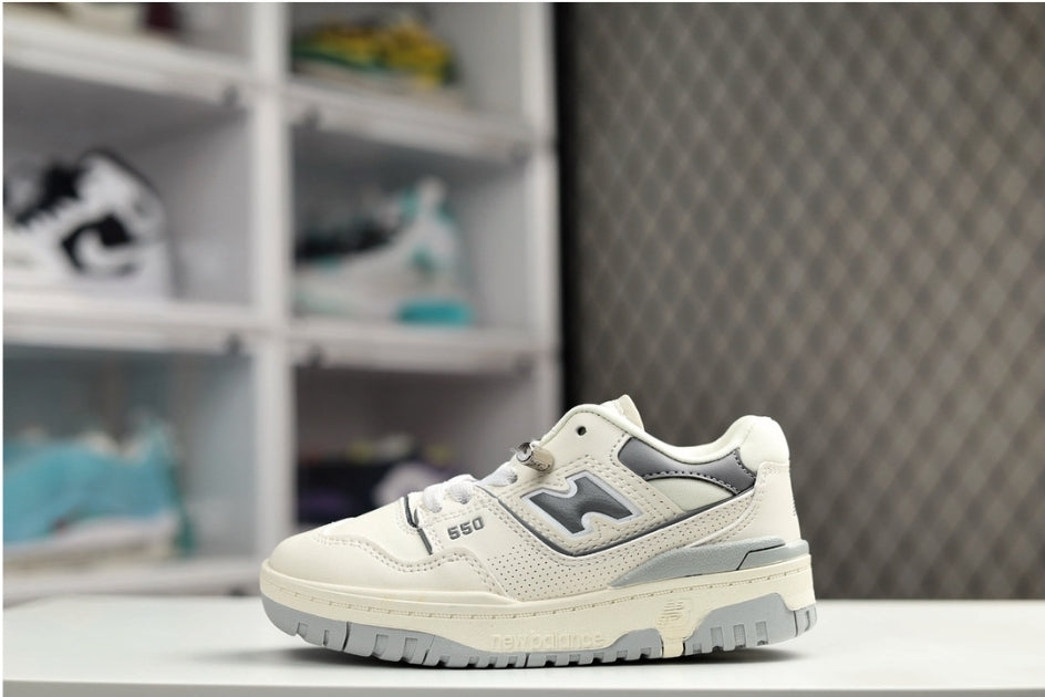 Les baskets New Balance allient style et confort. Leur design classique et leurs matériaux de haute qualité en font un choix idéal pour les amateurs de sneakers.pas cher. Le moins cher.