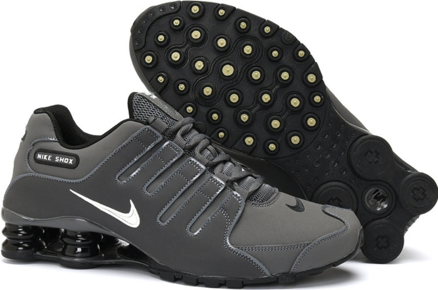 Les baskets Nike Shox NZ combinent style et performance pour les amateurs de mode et les athlètes.pas cher. Le moins cher.