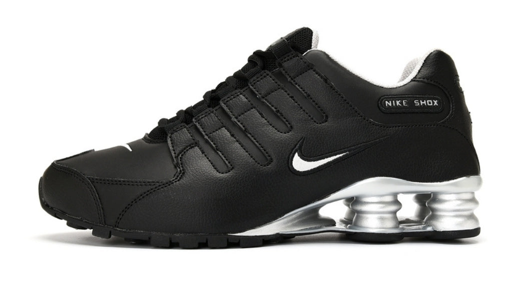 Les baskets Nike Shox NZ combinent style et performance pour les amateurs de mode et les athlètes.pas cher. Le moins cher.