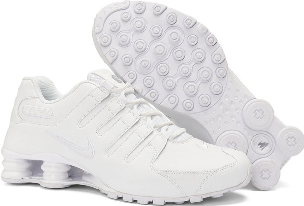 Les baskets Nike Shox NZ combinent style et performance pour les amateurs de mode et les athlètes.pas cher. Le moins cher.