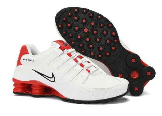 Les baskets Nike Shox NZ combinent style et performance pour les amateurs de mode et les athlètes.pas cher. Le moins cher.