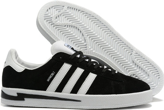 Les Adidas Campus INVINCIBLE Neighborhood Beige incarnent l'essence du style urbain et de la collaboration créative. 