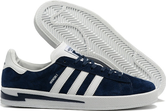 Les Baskets Adidas Campus INVINCIBLE Neighborhood BLACK/WHITE/SNAKESKIN.se distingue par des détails subtils comme les surpiqûres contrastées