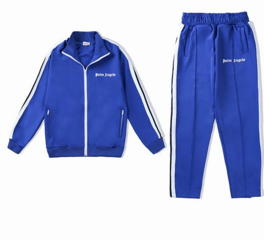 Les ensembles survêtement Palm Angels allient performance et style avec une touche urbaine unique.