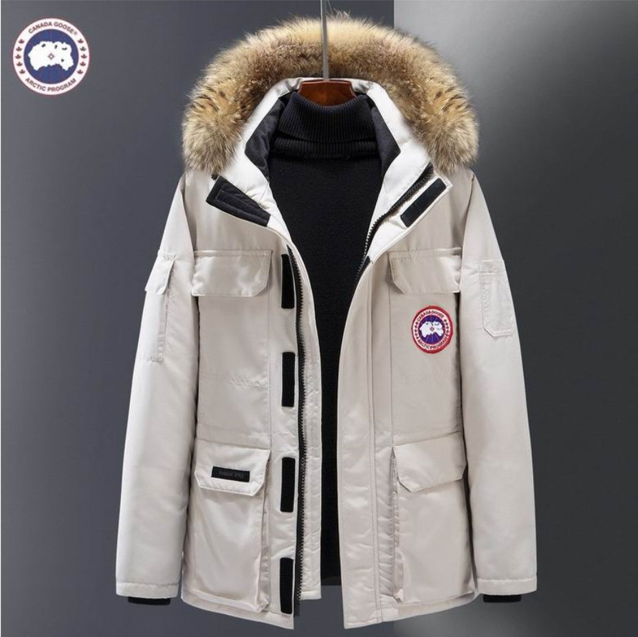 Les doudounes Canada Goose allient élégance et chaleur pour offrir une protection optimale contre le froid. Leur design sophistiqué et leurs matériaux de haute qualité. Pas cher. Le moins cher.