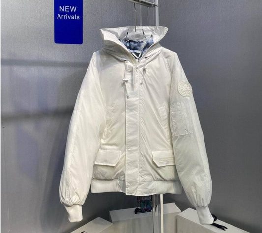 Les doudounes Canada Goose allient élégance et chaleur pour offrir une protection optimale contre le froid. Leur design sophistiqué et leurs matériaux de haute qualité. Pas cher. Le moins cher.