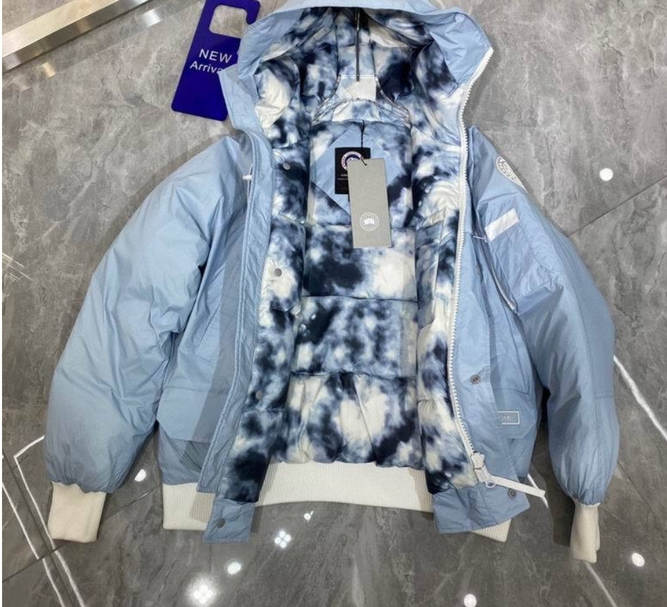 Les doudounes Canada Goose allient élégance et chaleur pour offrir une protection optimale contre le froid. Leur design sophistiqué et leurs matériaux de haute qualité. Pas cher. Le moins cher.