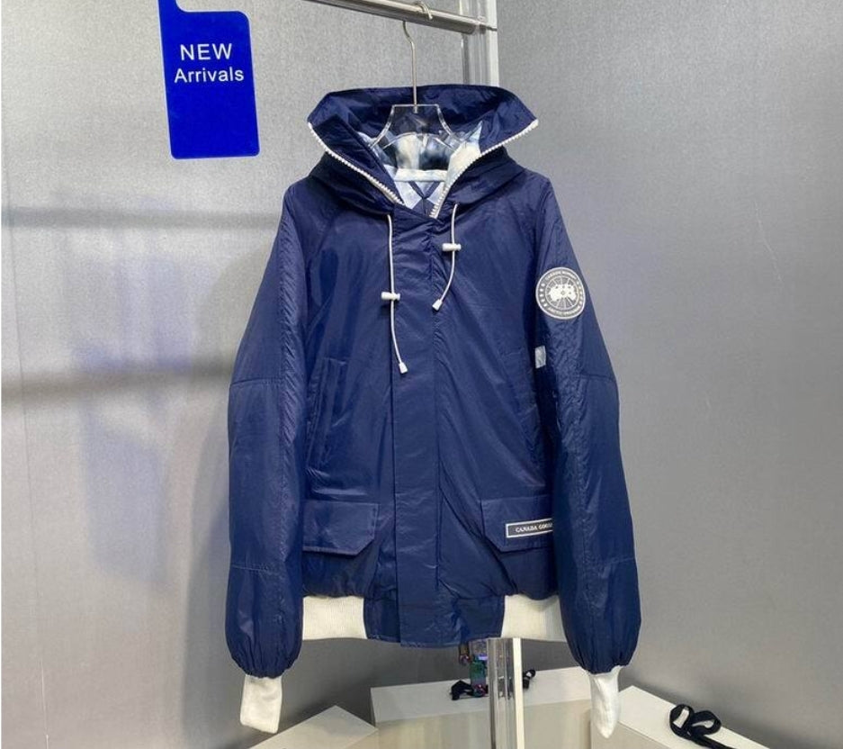 Les doudounes Canada Goose allient élégance et chaleur pour offrir une protection optimale contre le froid. Leur design sophistiqué et leurs matériaux de haute qualité. Pas cher. Le moins cher.