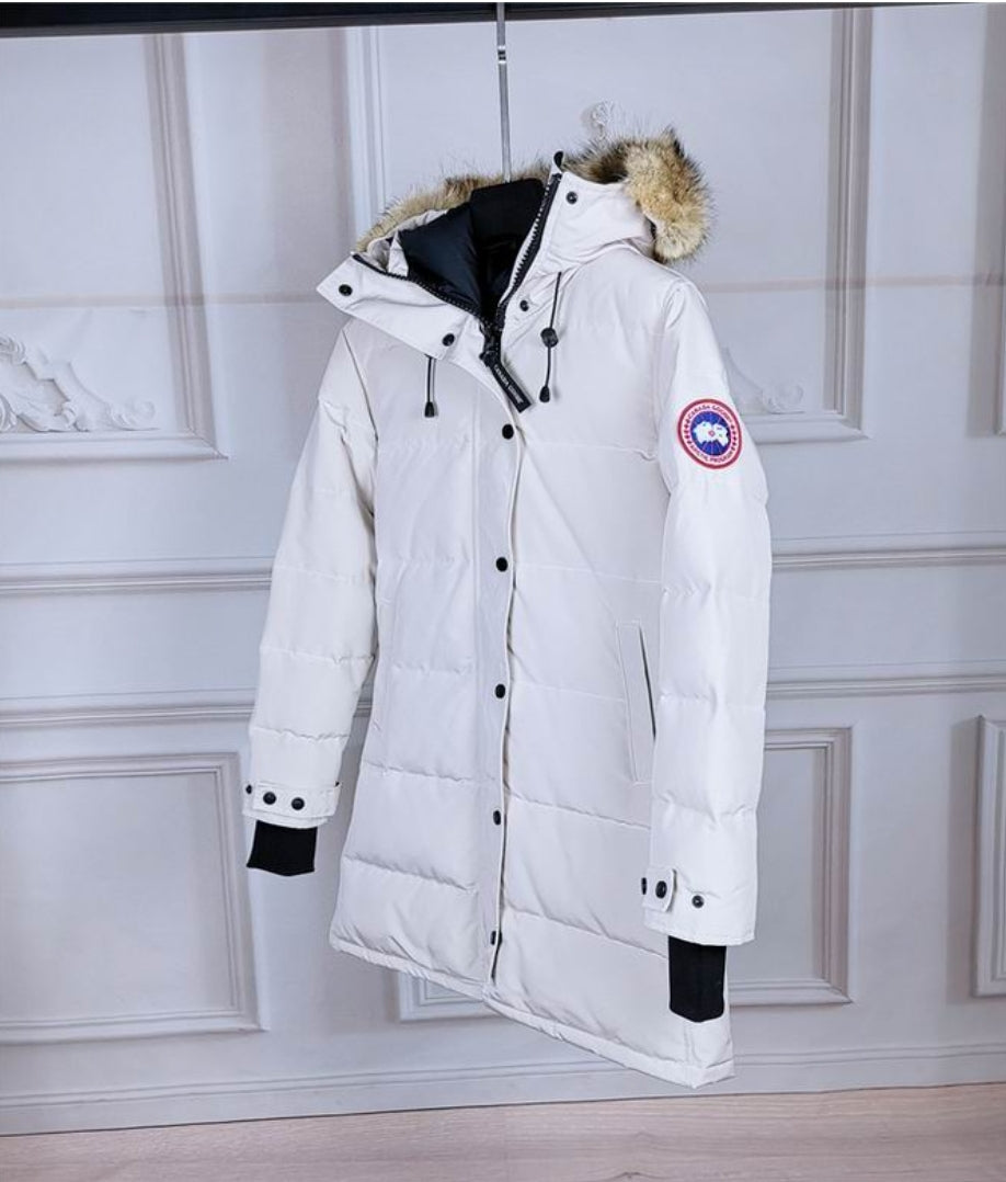 Les doudounes Canada Goose allient élégance et chaleur pour offrir une protection optimale contre le froid. Leur design sophistiqué et leurs matériaux de haute qualité. Pas cher. Le moins cher.