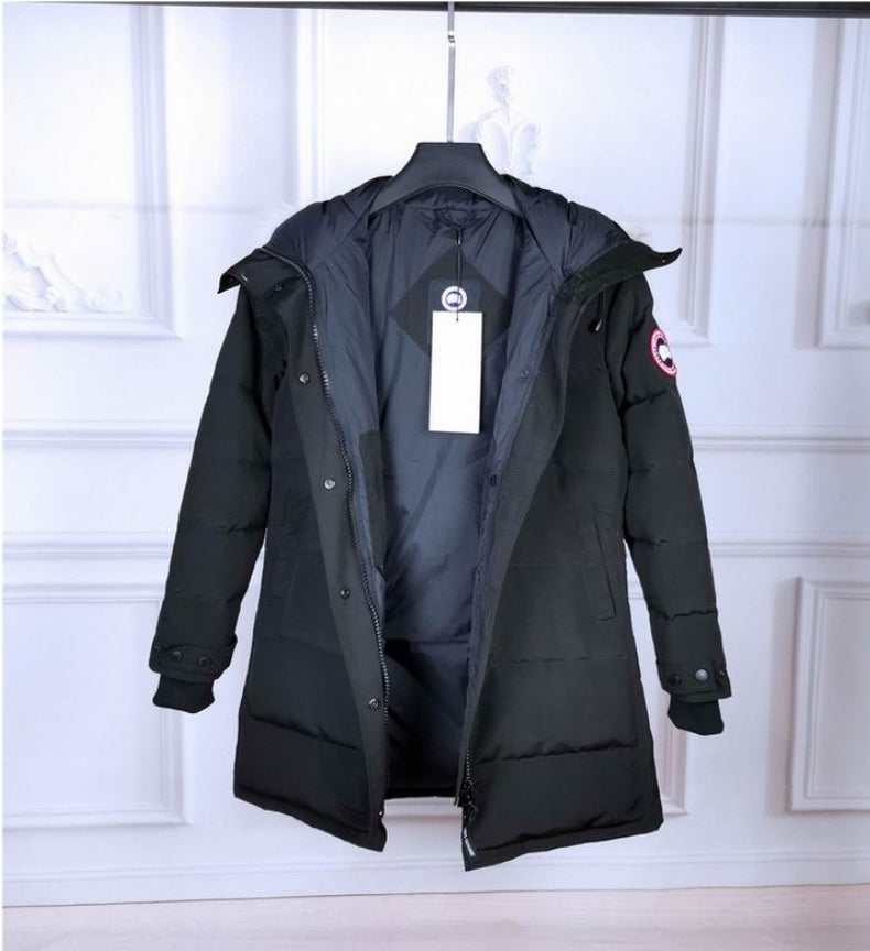 Les doudounes Canada Goose allient élégance et chaleur pour offrir une protection optimale contre le froid. Leur design sophistiqué et leurs matériaux de haute qualité. Pas cher. Le moins cher.