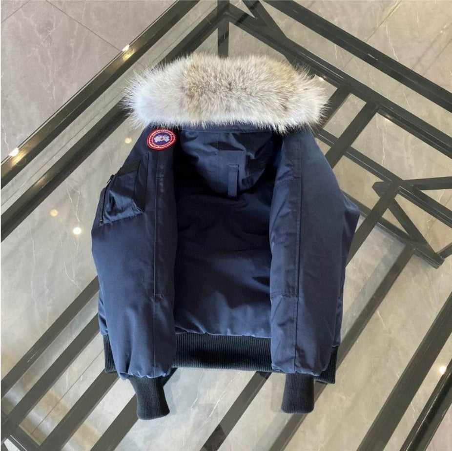 Les doudounes Canada Goose allient élégance et chaleur pour offrir une protection optimale contre le froid. Leur design sophistiqué et leurs matériaux de haute qualité. Pas cher. Le moins cher.