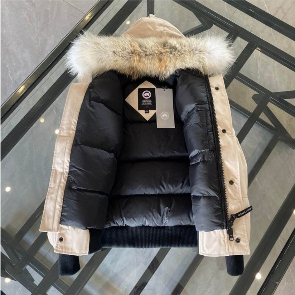 Les doudounes Canada Goose allient élégance et chaleur pour offrir une protection optimale contre le froid. Leur design sophistiqué et leurs matériaux de haute qualité. Pas cher. Le moins cher.