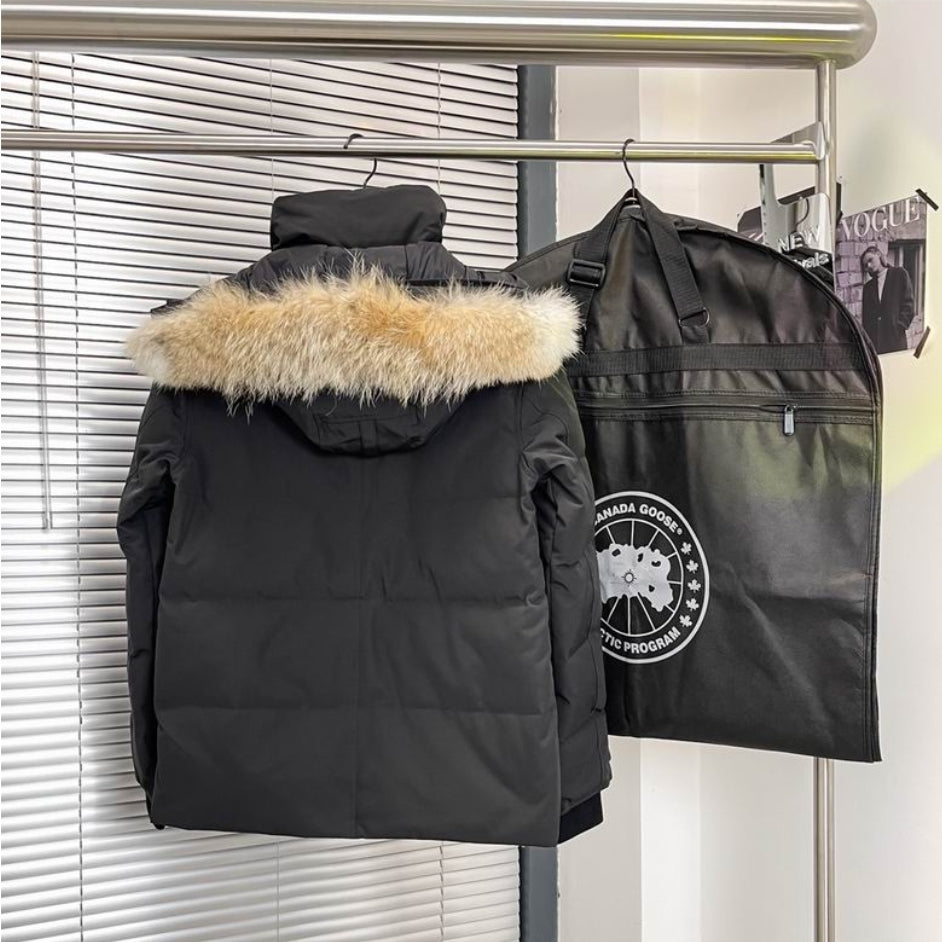 Les doudounes Canada Goose allient élégance et chaleur pour offrir une protection optimale contre le froid. Leur design sophistiqué et leurs matériaux de haute qualité. Pas cher. Le moins cher.