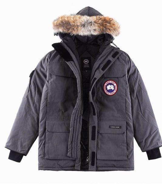 Les doudounes Canada Goose allient élégance et chaleur pour offrir une protection optimale contre le froid. Leur design sophistiqué et leurs matériaux de haute qualité. Pas cher. Le moins cher.