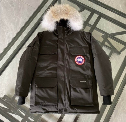 Les doudounes Canada Goose allient élégance et chaleur pour offrir une protection optimale contre le froid. Leur design sophistiqué et leurs matériaux de haute qualité. Pas cher. Le moins cher.