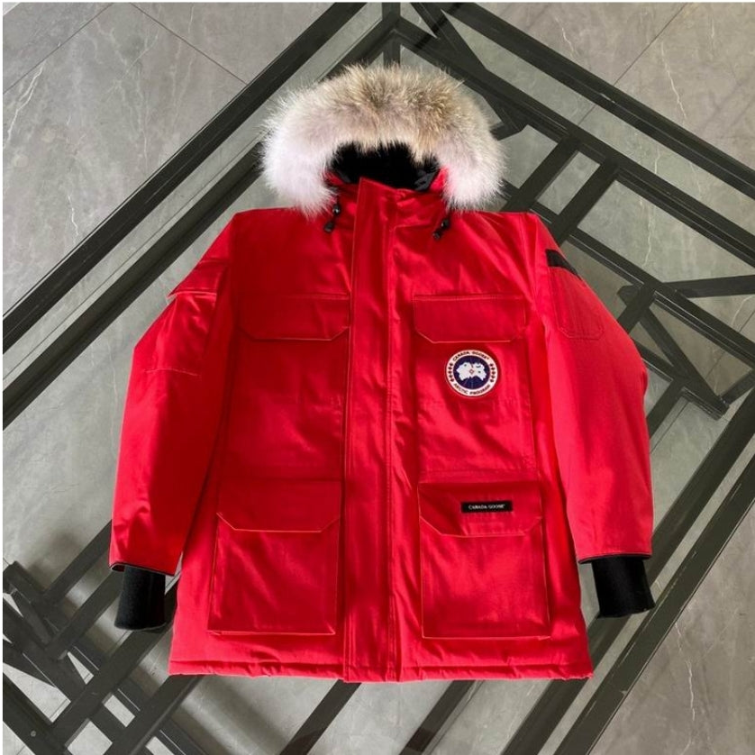 Les doudounes Canada Goose allient élégance et chaleur pour offrir une protection optimale contre le froid. Leur design sophistiqué et leurs matériaux de haute qualité. Pas cher. Le moins cher.