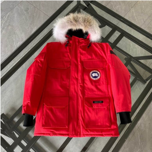 Les doudounes Canada Goose allient élégance et chaleur pour offrir une protection optimale contre le froid. Leur design sophistiqué et leurs matériaux de haute qualité. Pas cher. Le moins cher.