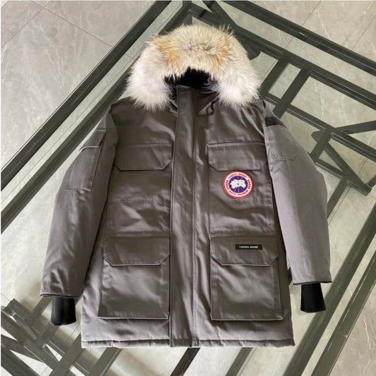 Les doudounes Canada Goose allient élégance et chaleur pour offrir une protection optimale contre le froid. Leur design sophistiqué et leurs matériaux de haute qualité. Pas cher. Le moins cher.