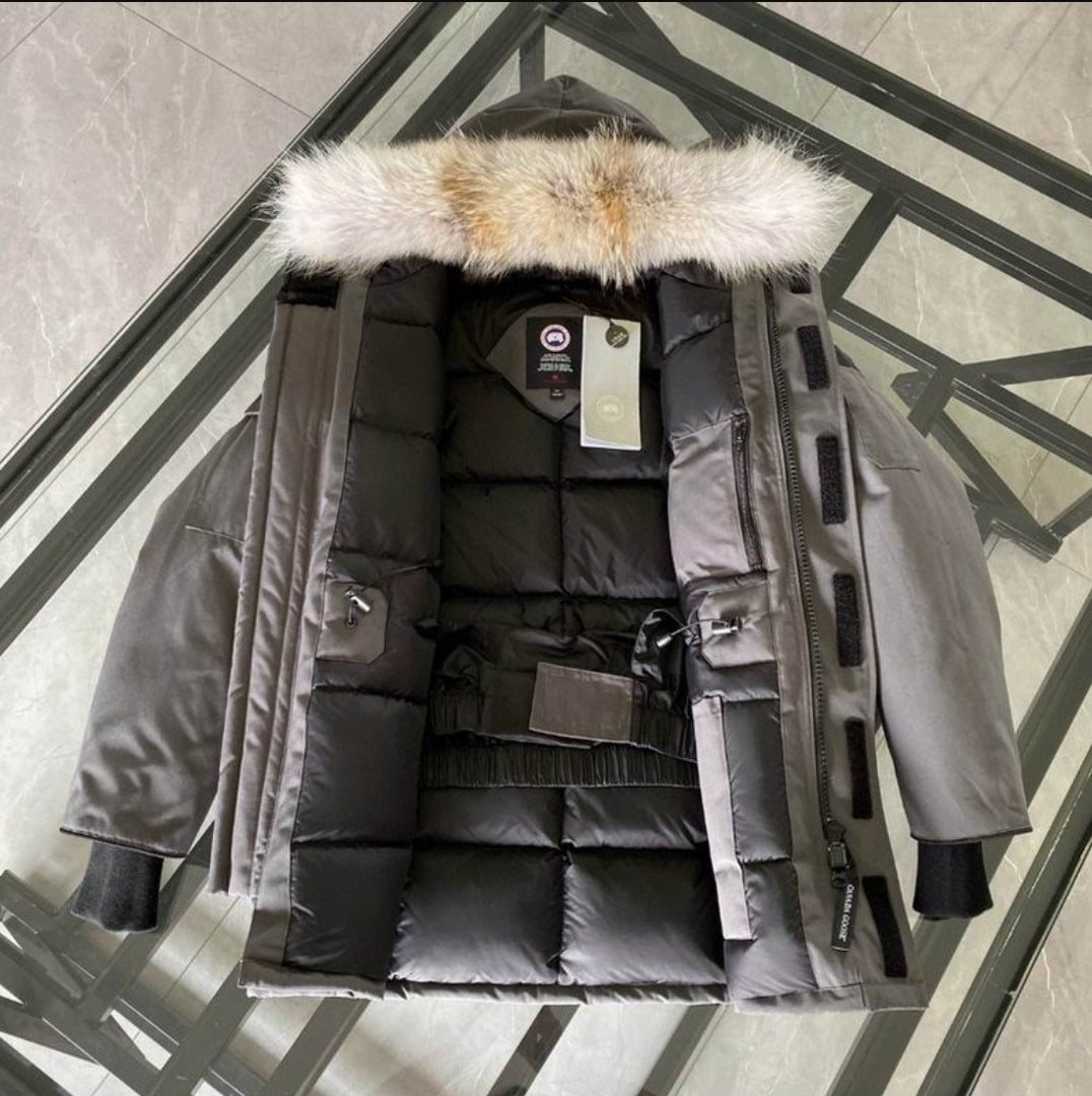Les doudounes Canada Goose allient élégance et chaleur pour offrir une protection optimale contre le froid. Leur design sophistiqué et leurs matériaux de haute qualité. Pas cher. Le moins cher.