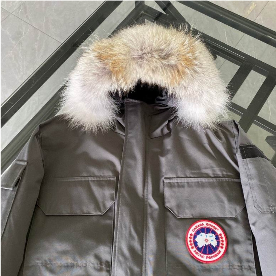 Les doudounes Canada Goose allient élégance et chaleur pour offrir une protection optimale contre le froid. Leur design sophistiqué et leurs matériaux de haute qualité. Pas cher. Le moins cher.