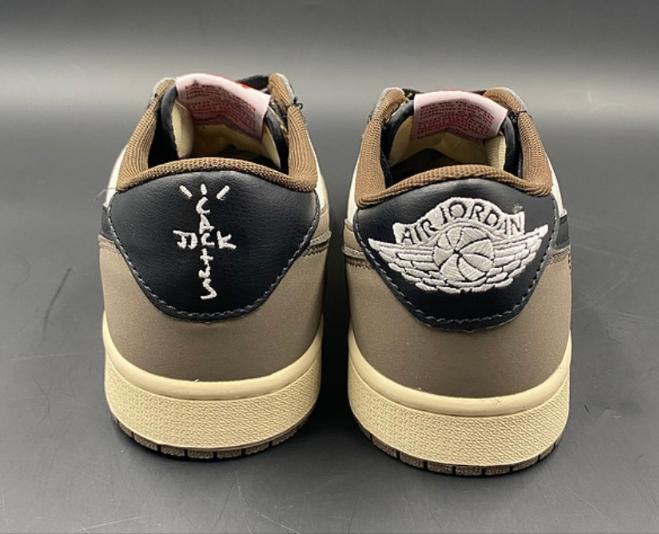 Les baskets Air Jordan 1 offrent un style iconique et une performance légendaire.

 leur design emblématique .pas cher. Le moins cher.