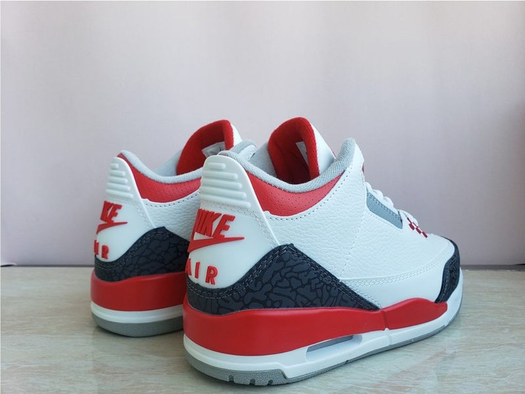 Les baskets Air Jordan 3 offrent un style légendaire et une performance exceptionnelle.

leur design emblématique.pas cher.le moins cher.