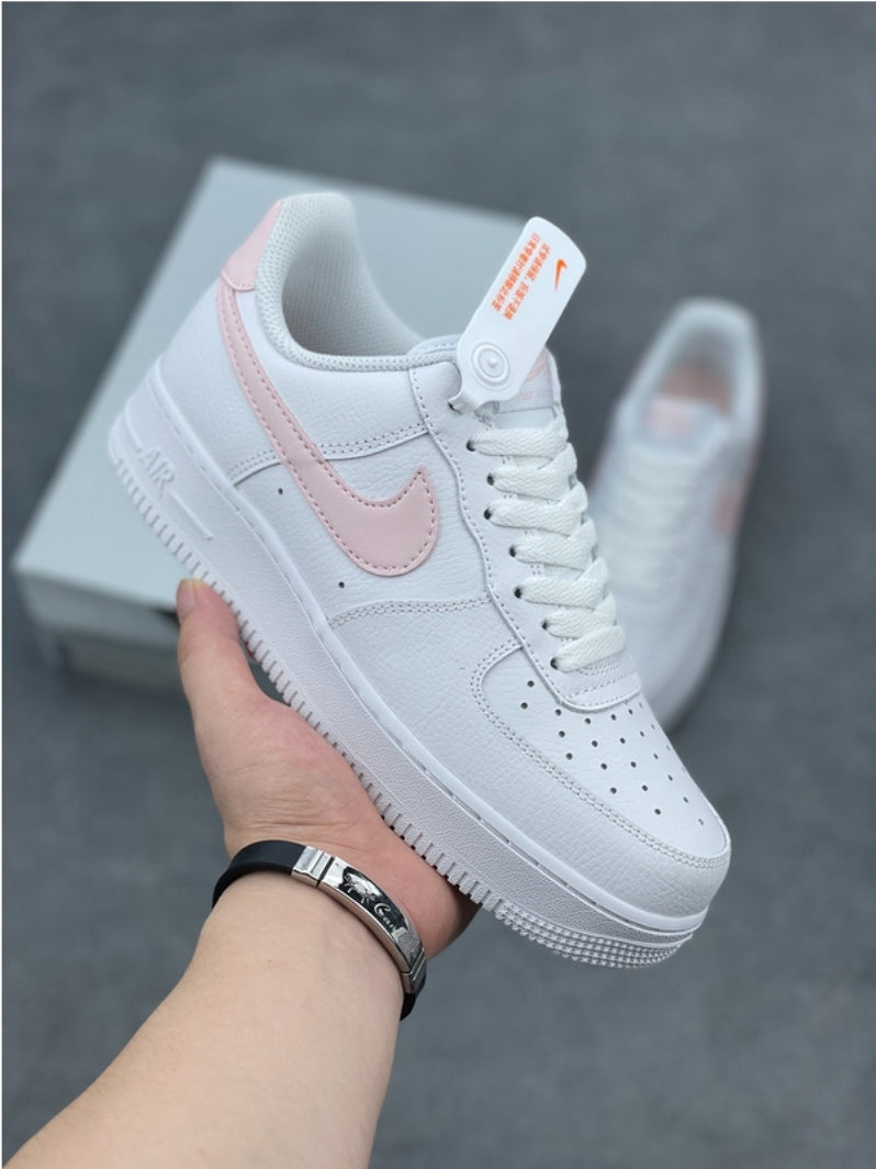 Les baskets Nike Air Force 1 combinent style et performance, offrant une expérience exceptionnelle.pas cher. Le moins cher.