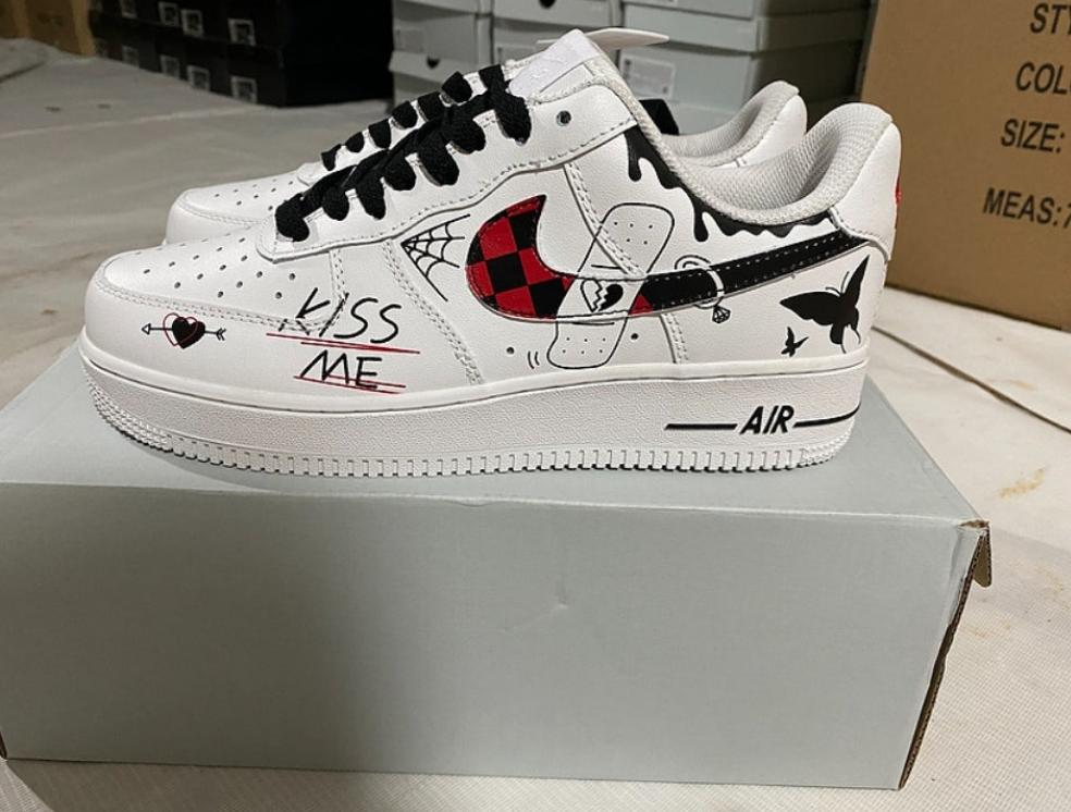 Les baskets Nike Air Force 1 combinent style et performance, offrant une expérience exceptionnelle.pas cher. Le moins cher.