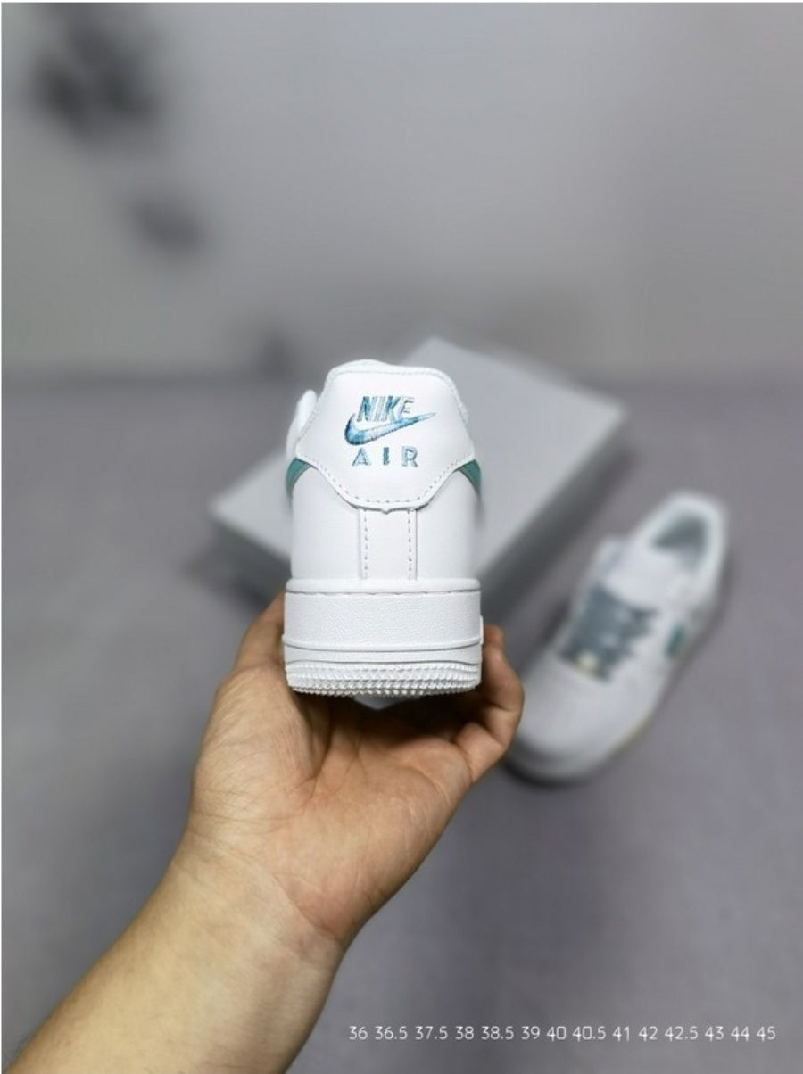 Les baskets Nike Air Force 1 combinent style et performance, offrant une expérience exceptionnelle.pas cher. Le moins cher.