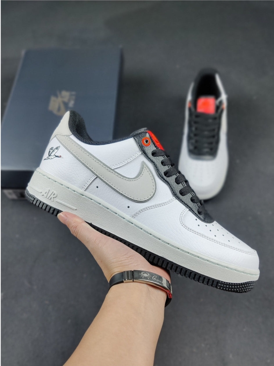 Les baskets Nike Air Force 1 combinent style et performance, offrant une expérience exceptionnelle.pas cher. Le moins cher.