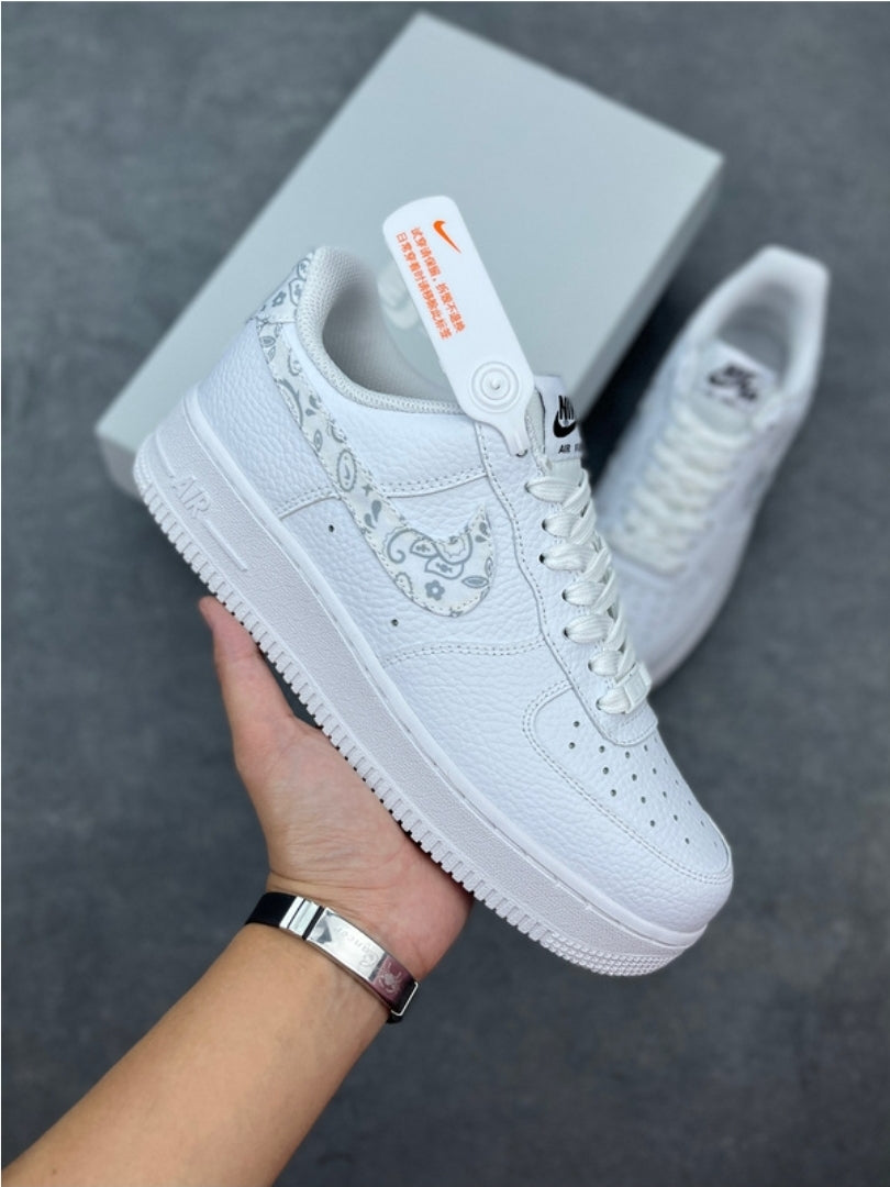 Les baskets Nike Air Force 1 combinent style et performance, offrant une expérience exceptionnelle.pas cher. Le moins cher.